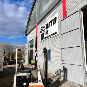 Carrello elevatore elettrico usato OM 10